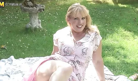 માત્ર molodaja પ્રેમ - જુની અંગ્રેજી મોટી ઉછાળવાળી બોબલા સ્ટ્રીપ ડાન્સ