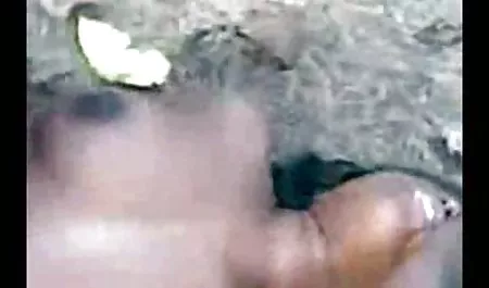 છોકરી Fucks ગાંડ અને ભોસ ચુત સેક્સ સાથે યુવાન ભારતીય છોકરીઓ સાથે નકલી લોડો