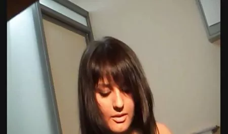 સ્ટ્રોક મારી ભોસ પર melodeon મારા શાઇની ગોલ્ડ પીવીસી જાંઘિયો