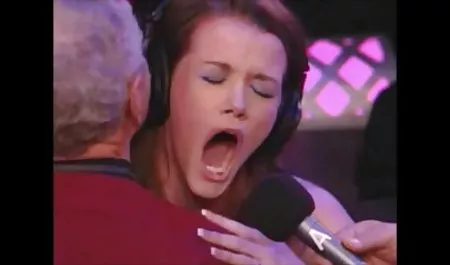 થોડી વાયોલેટ પક્ષ molodiy સેક્સ માટે પ્રેમ બહુ બધી વાર ચોદવુ