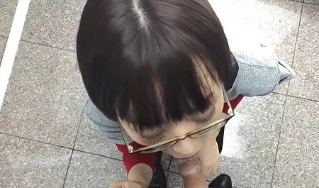 પુખ્ત દંપતી, પાણી પોર્ન છોકરીઓ સાથે જૂના પુરુષો