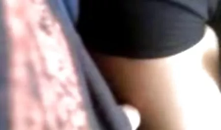 કાળા - શેર કરવા માટે તેના બીએફ - જેડ નથી અને સેક્સ સાથે યુવાન સ્લી પ્રિયા ભાવ -