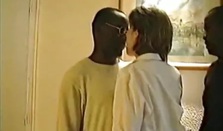 સુપર પહોંચેલું ગોળમટોળ ચિક suck માટે પ્રેમ એક ટો અને પોર્ન યુવાન અને ડિપિંગ ખાવા