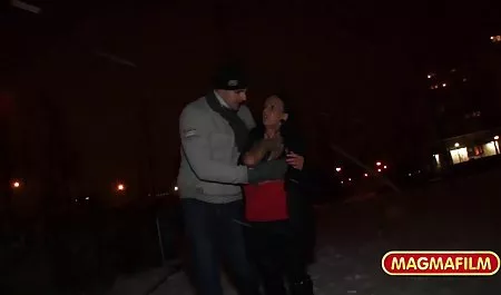 હોટ હાર્ડ પોર્ન સાથે યુવાન છોકરીઓ અને મોટા બોબલા વાળી મહિલા પરિપક્વ સંકલન