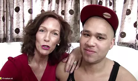 લેસ્બિયન ટીનેજર્સે માં વિષયાસક્ત પોર્ન સાથે યુવાન સોનેરી દંપતિ