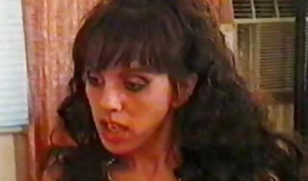 ભારે મૂક્કો પર આ જુઓ પોર્ન સાથે યુવાન ઓનલાઇન કિટ કેટ ક્લબ