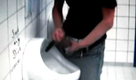 આ પોર્ન સાથે યુવાન પુખ્ત રમતિયાળ લેસ્બિયન્સ સાથે રમવા તેમના pussies ત્યાં સુધી તેઓ કમ