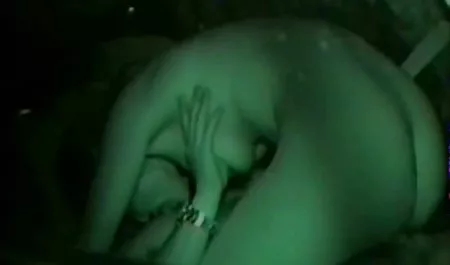 હેરિંગને મળતી એક નાની માછલી 3 પોર્ન સાથે જૂના યુવાન