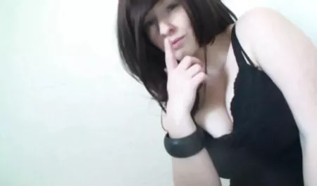 વાસ્તવિક NR 8 સેક્સ યુવાન સંપર્ક