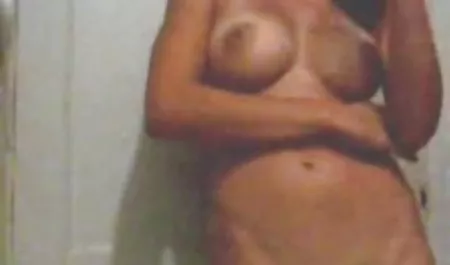 તોફાની વિક્ટોરિયા સફેદ લે સેક્સ સાથે જૂના માણસ ઓનલાઇન પર મોટો લોડો બ્રુસ