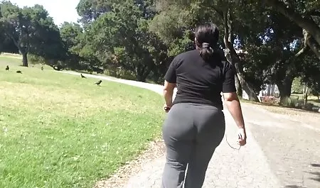 યાંગ છોકરી maladoy parno કહે છે અને બતાવે છે વાળ વાળુ ભોસ ચુત