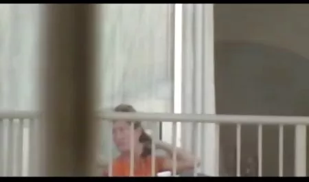 GILF worships હાર્ડ સેક્સ સાથે એક યુવાન માલિસ નિષ્ણાત લોડો