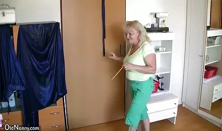 વિશાળ ગાંડ નકલી લોડો વાહિયાત અને આ યુવાન porn કે ગાંડ માં મૂઠી ઘુસેડવી