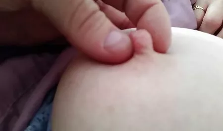 મોટા બોબલા વાળી મહિલા નવા આવેલા કિમ સોનું યુવાન સેક્સ ઘૂંટણ માં સાબિત કરે છે તેની કિંમત માટે ઓડિશન