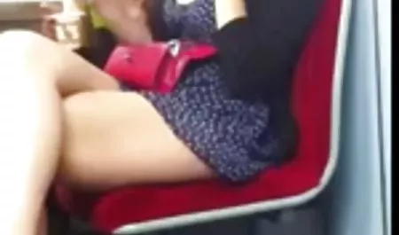 બનાવે સેક્સ શૃંગારિક યુવાન તમારા શરીર સ્વચ્છ