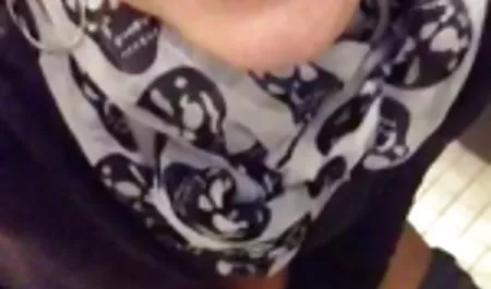 કિશોર કે કિશોરી પોર્ન સાથે યુવાન સ્ત્રીઓ આંતર વંશીય સવારી