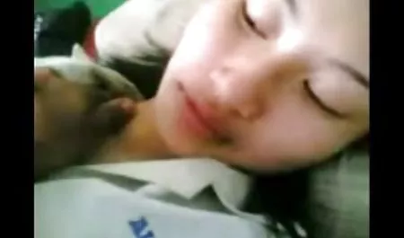 લેસ્બિયન વૂડૂ વેન્ડેટા પોર્ન સાથે યુવાન શિક્ષકો