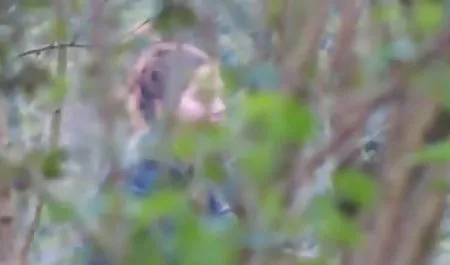 સ્પાય ગુદા મૈથુન સાથે એક યુવાન છોકરી