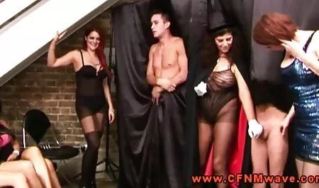 ખૂબસૂરત Babes પ્રેમ પોર્ન યુવાન એક છોકરીઓ ની કામુક ચામડાની પટ્ટી ખીલી તેમના ગુલામ