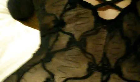 - યુવાન શૃંગારિક