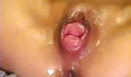 Sloppy વેશ્યા યુવાન સાથે મોટા સ્તનો