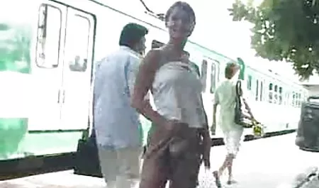 ખૂબસૂરત પોર્ન યુવાન સાથે બ્લેક્સ યુવાન લેસ્બિયન્સ.