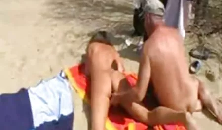 થોડી એશિયન વાહિયાત જુવાન છોકરીઓ ઢીંગલી સાથે આવે છે અપગ્રેડ છોકરી ના મોઢા માં નાખી